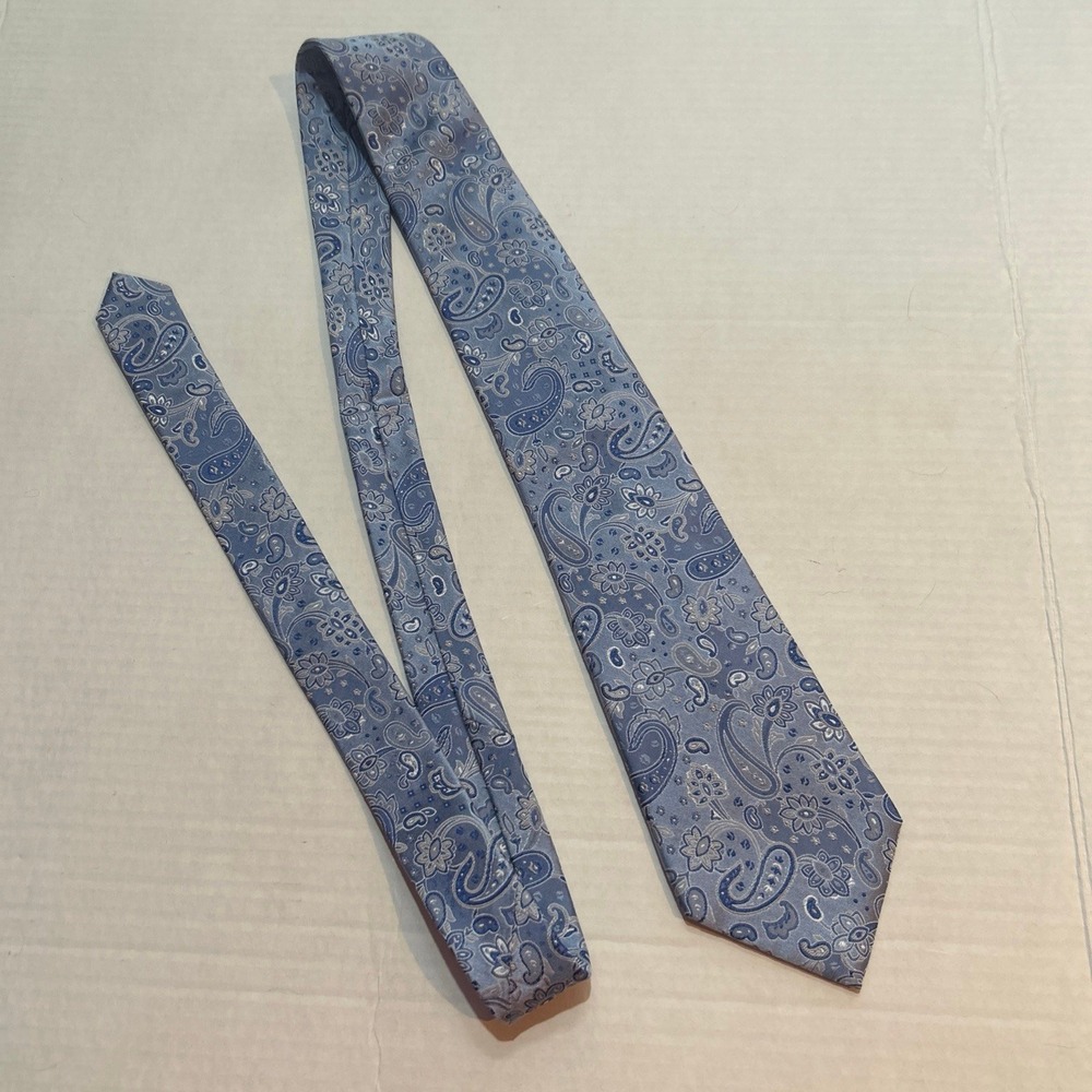 Geoffery Beene Men's 100% Silk Light Blue Paisley Dress Neck Tie Handmade EUC